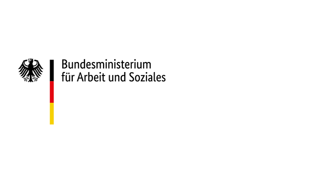 Auf dem Logo ist ein Bundesadler abgebildet, der nach rechts blickt. Neben dem Adler befindet sich die deutsche Flagge, die horizontal unterteilt ist. Neben diesen Symbolen steht "Bundesministerium für Arbeit und Soziales" in schwarzer Schrift.